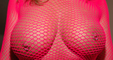 Next Door Nikki invites you to browse their xxx photos with Nikki exhibit amazing body