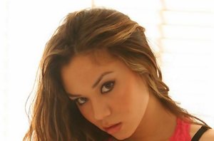 Jenny Reid invite you to explore xxx pictures with Jenny Reid showing sexy shape