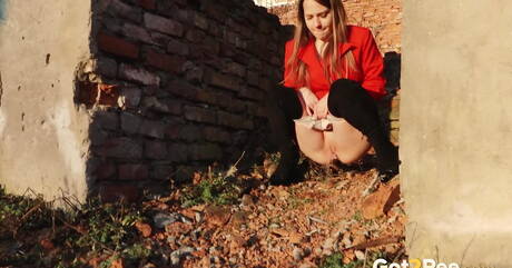 Got 2 Pee offers a free pic gallery with Nastya in golden shower fantasy